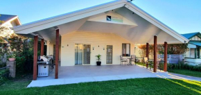 Отель Coppers Hill Private Accommodation  Глостер
